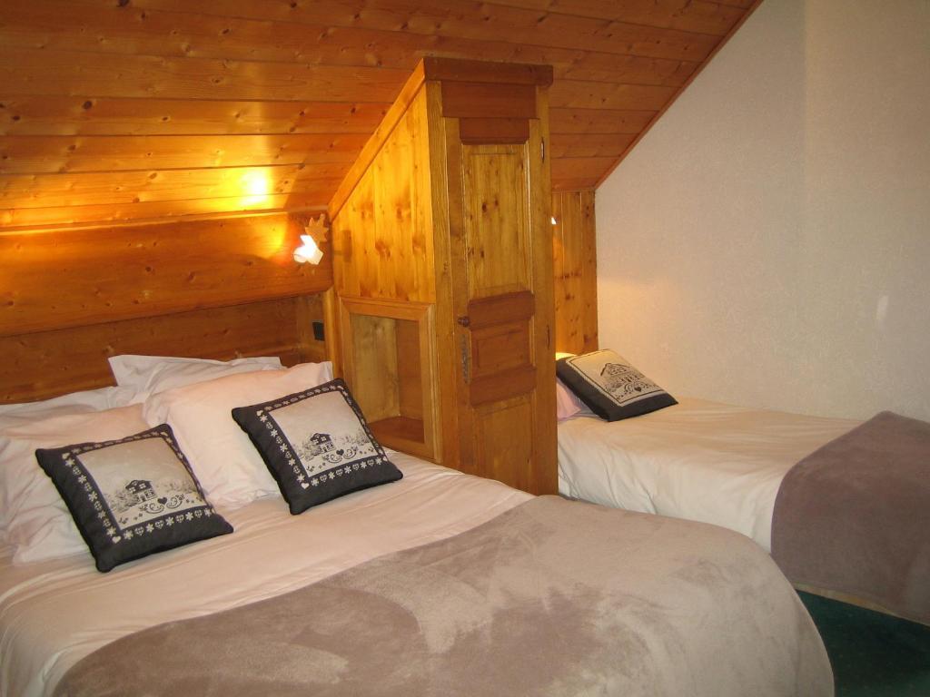 Chalet Hotel Regina Les Gets Room photo